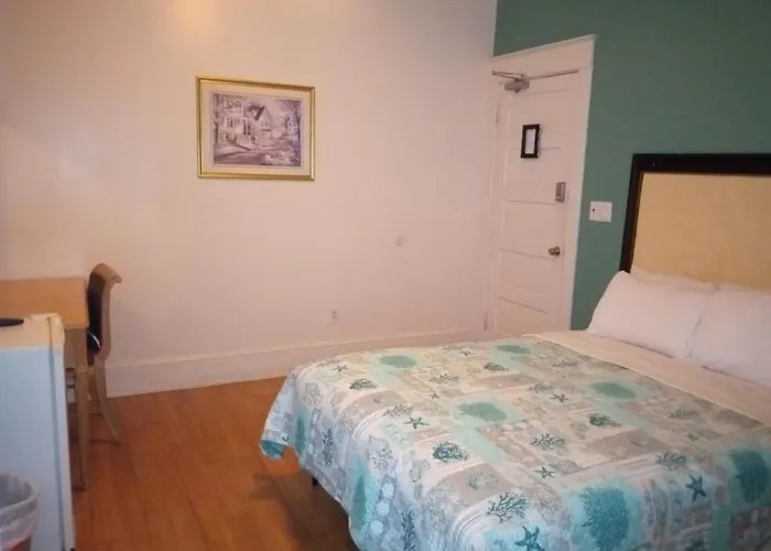 Surf Hotel 2*
